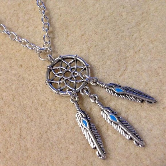 Dream Catcher with feathers necklace NEW - Picture 1 of 1